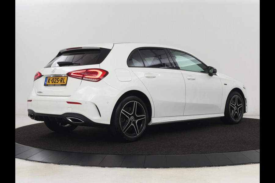 Mercedes-Benz A-Klasse 250e AMG Limited | Stoelverwarming | Widescreen | Sfeerverlichting | Camera | Navigatie | Leder/Alcantara | Park Assist | Sportstoelen | Full LED | Climate control | PHEV | Plug In