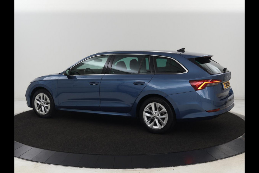 Škoda Octavia 1.5 TSI First Edition | Head-Up | Stoelverwarming | Adaptive cruise | Leder/Alcantara | Side Assist | Matrix LED | Keyless | Virtual Cockpit | Carplay | Navigatie | Park Assist