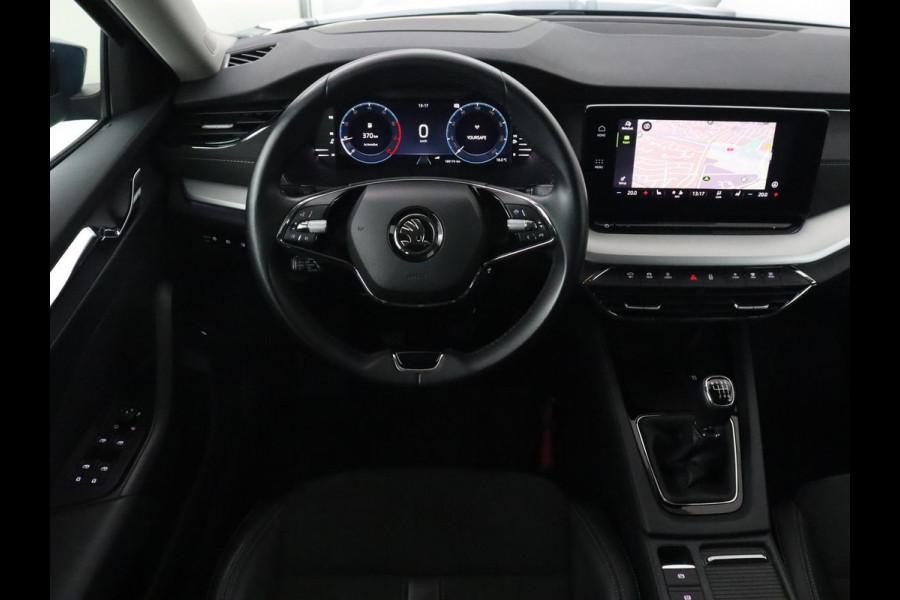 Škoda Octavia 1.5 TSI First Edition | Head-Up | Stoelverwarming | Adaptive cruise | Leder/Alcantara | Side Assist | Matrix LED | Keyless | Virtual Cockpit | Carplay | Navigatie | Park Assist