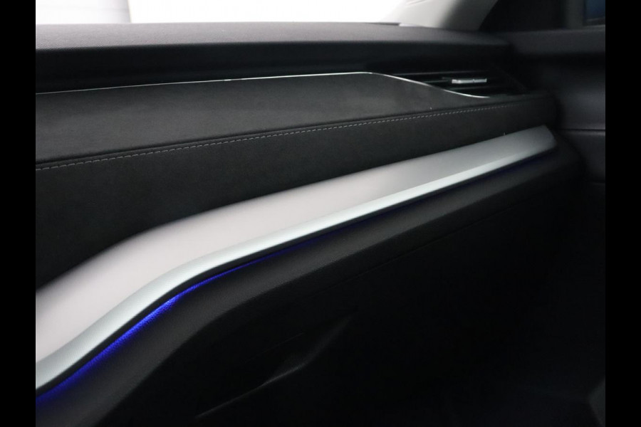 Škoda Octavia 1.5 TSI First Edition | Head-Up | Stoelverwarming | Adaptive cruise | Leder/Alcantara | Side Assist | Matrix LED | Keyless | Virtual Cockpit | Carplay | Navigatie | Park Assist