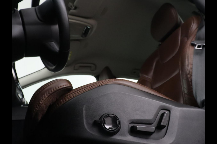 Volvo V60 Cross Country 2.0 T5 AWD Pro | Stoelventilatie | Massage | Massage | Trekhaak | Adaptive cruise | Nappaleder | Camera | Carplay | Harman/Kardon | Stoelverwarming | Navigatie | Memory | Full LED