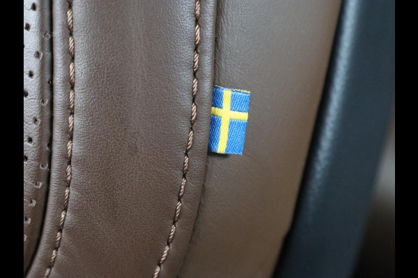 Volvo V60 Cross Country 2.0 T5 AWD Pro | Stoelventilatie | Massage | Massage | Trekhaak | Adaptive cruise | Nappaleder | Camera | Carplay | Harman/Kardon | Stoelverwarming | Navigatie | Memory | Full LED