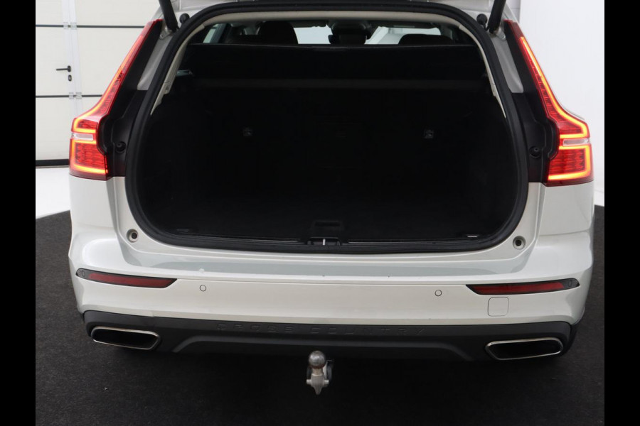 Volvo V60 Cross Country 2.0 T5 AWD Pro | Stoelventilatie | Massage | Massage | Trekhaak | Adaptive cruise | Nappaleder | Camera | Carplay | Harman/Kardon | Stoelverwarming | Navigatie | Memory | Full LED