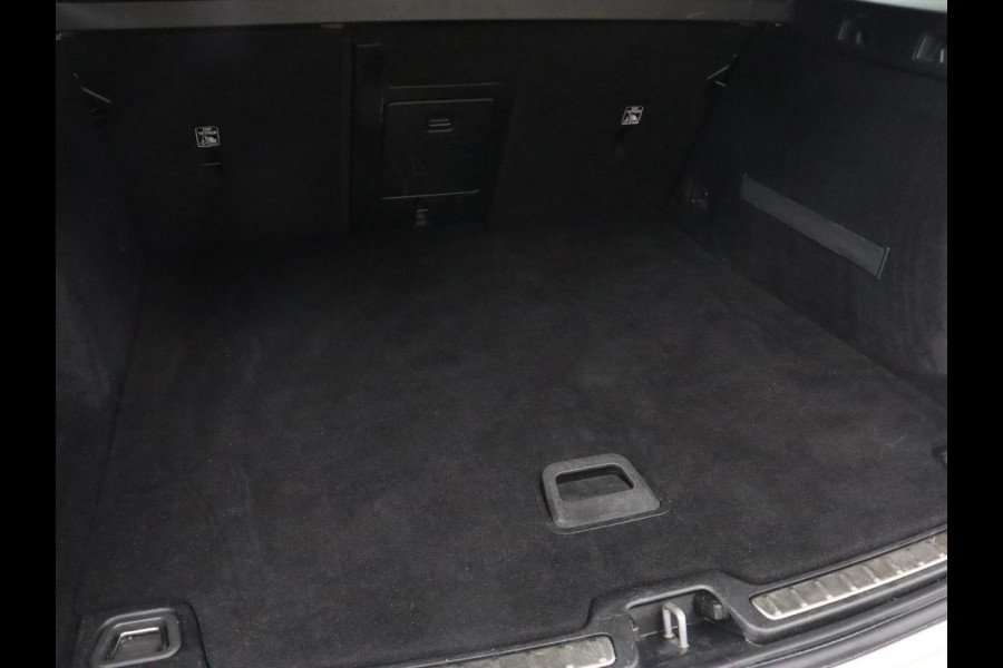 Volvo V60 Cross Country 2.0 T5 AWD Pro | Stoelventilatie | Massage | Massage | Trekhaak | Adaptive cruise | Nappaleder | Camera | Carplay | Harman/Kardon | Stoelverwarming | Navigatie | Memory | Full LED