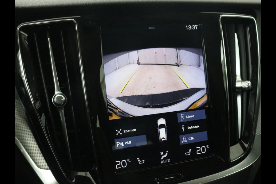 Volvo V60 Cross Country 2.0 T5 AWD Pro | Stoelventilatie | Massage | Massage | Trekhaak | Adaptive cruise | Nappaleder | Camera | Carplay | Harman/Kardon | Stoelverwarming | Navigatie | Memory | Full LED