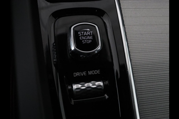 Volvo V60 Cross Country 2.0 T5 AWD Pro | Stoelventilatie | Massage | Massage | Trekhaak | Adaptive cruise | Nappaleder | Camera | Carplay | Harman/Kardon | Stoelverwarming | Navigatie | Memory | Full LED