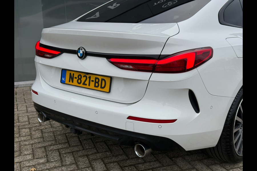 BMW 2 Serie Gran Coupé 220i Sport Line 178PK Pano|Sportstoelen|LED