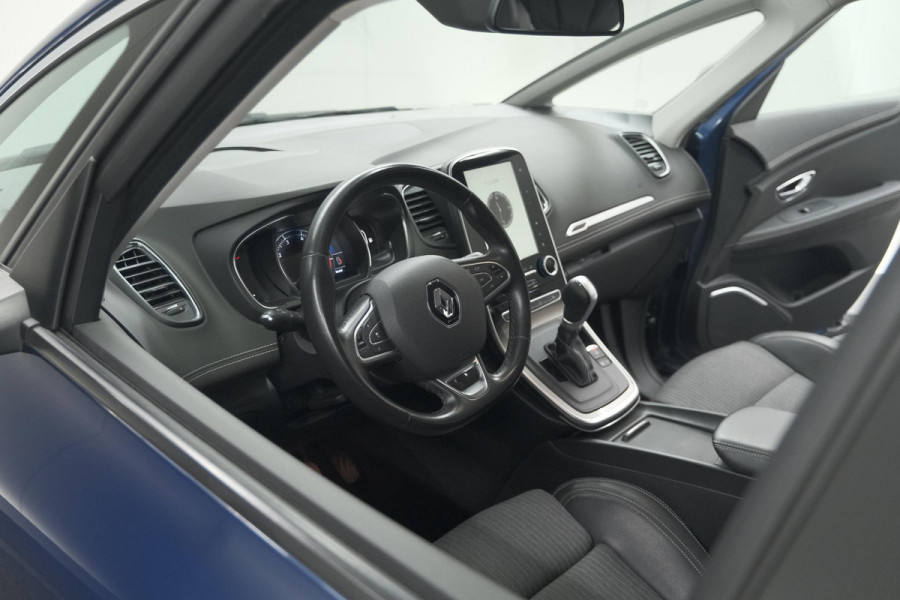 Renault Scénic TCe 140 EDC Bose | Trekhaak | Camera | Stoelverwarming | Adaptieve Cruise Control | Dodehoekdetectie