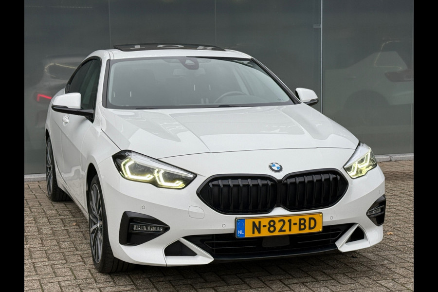 BMW 2 Serie Gran Coupé 220i Sport Line 178PK Pano|Sportstoelen|LED