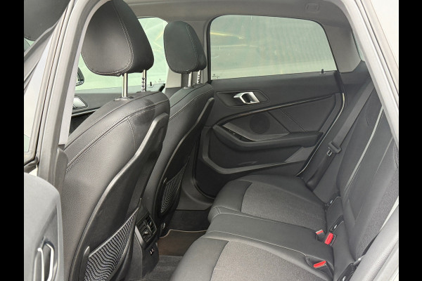 BMW 2 Serie Gran Coupé 220i Sport Line 178PK Pano|Sportstoelen|LED