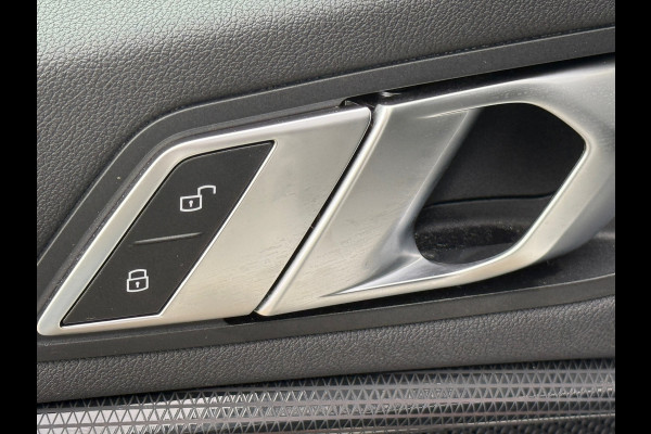 BMW 2 Serie Gran Coupé 220i Sport Line 178PK Pano|Sportstoelen|LED