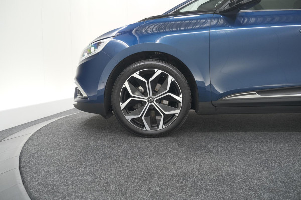 Renault Scénic TCe 140 EDC Bose | Trekhaak | Camera | Stoelverwarming | Adaptieve Cruise Control | Dodehoekdetectie