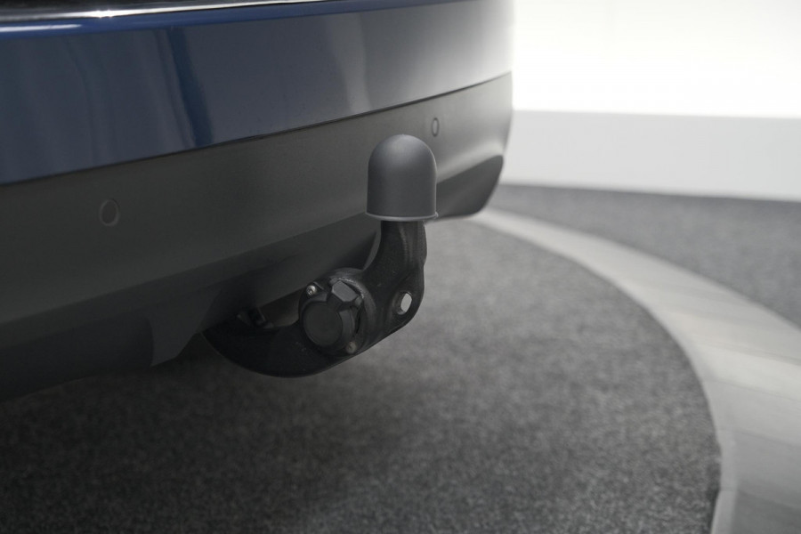 Renault Scénic TCe 140 EDC Bose | Trekhaak | Camera | Stoelverwarming | Adaptieve Cruise Control | Dodehoekdetectie