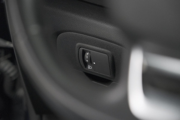 Renault Scénic TCe 140 EDC Bose | Trekhaak | Camera | Stoelverwarming | Adaptieve Cruise Control | Dodehoekdetectie