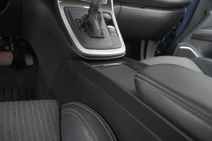 Renault Scénic TCe 140 EDC Bose | Trekhaak | Camera | Stoelverwarming | Adaptieve Cruise Control | Dodehoekdetectie