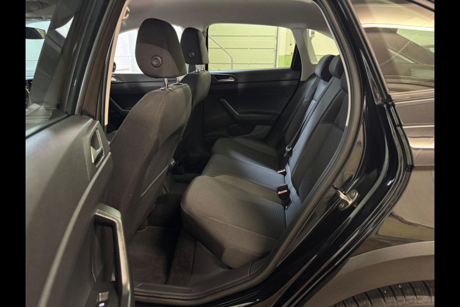 Volkswagen Taigo 1.0 TSI LIFE EDITION TREKHAAK/PDC/CARPLAY