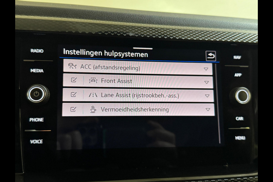 Volkswagen Taigo 1.0 TSI LIFE EDITION TREKHAAK/PDC/CARPLAY