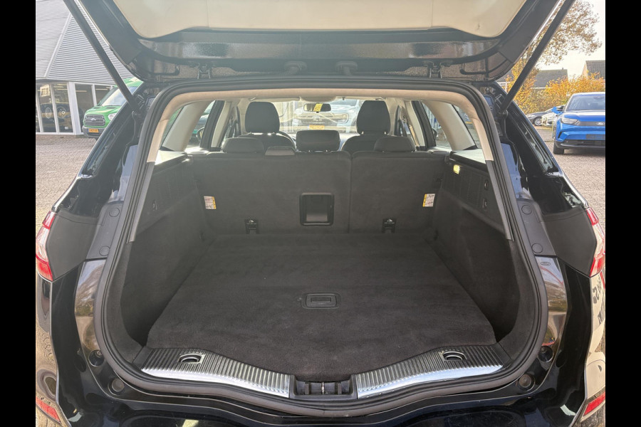 Ford Mondeo Wagon 1.5 EcoBoost ST Line 160pk | Trekhaak | Winterpack | Parkeersensoren | Navigatie | Climate Control