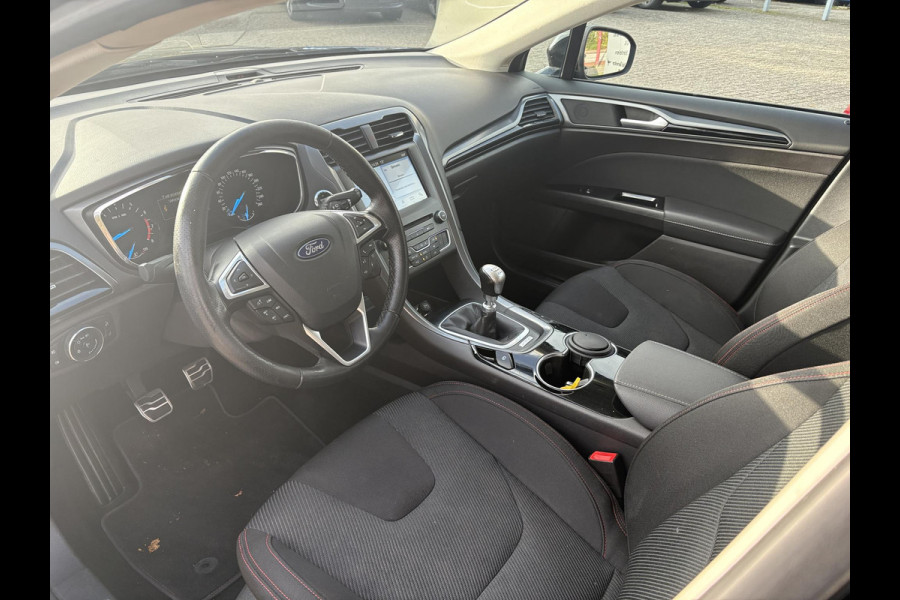 Ford Mondeo Wagon 1.5 EcoBoost ST Line 160pk | Trekhaak | Winterpack | Parkeersensoren | Navigatie | Climate Control
