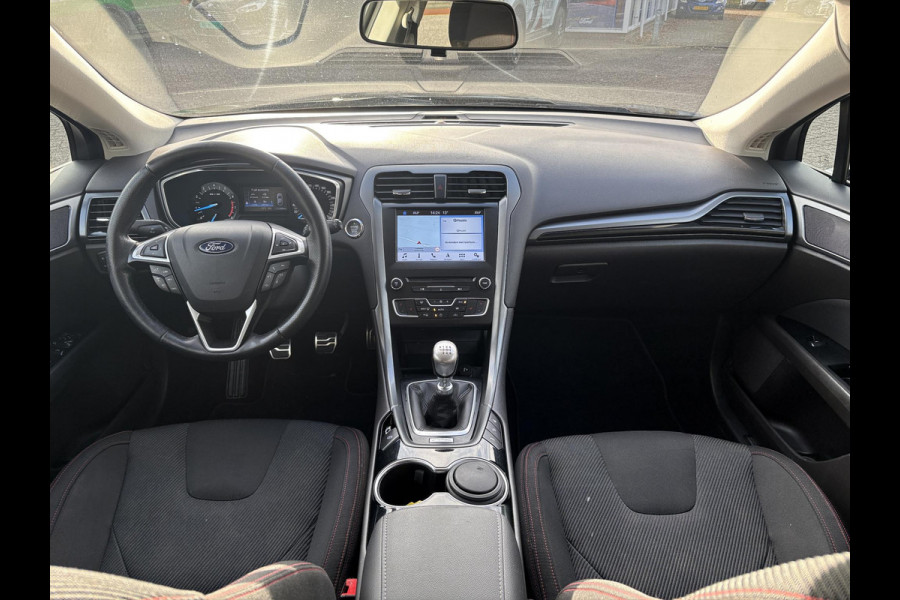 Ford Mondeo Wagon 1.5 EcoBoost ST Line 160pk | Trekhaak | Winterpack | Parkeersensoren | Navigatie | Climate Control