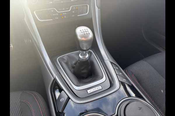 Ford Mondeo Wagon 1.5 EcoBoost ST Line 160pk | Trekhaak | Winterpack | Parkeersensoren | Navigatie | Climate Control