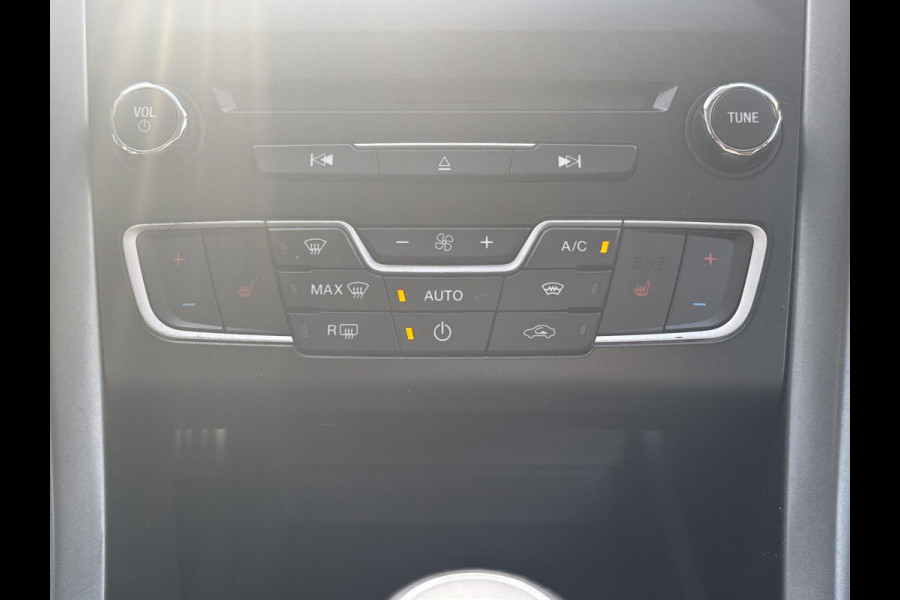 Ford Mondeo Wagon 1.5 EcoBoost ST Line 160pk | Trekhaak | Winterpack | Parkeersensoren | Navigatie | Climate Control