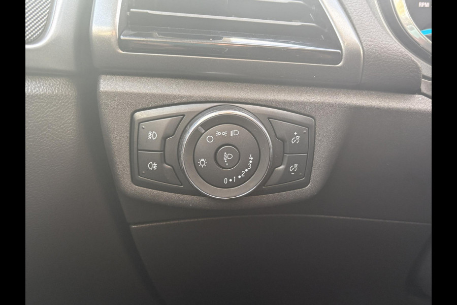 Ford Mondeo Wagon 1.5 EcoBoost ST Line 160pk | Trekhaak | Winterpack | Parkeersensoren | Navigatie | Climate Control