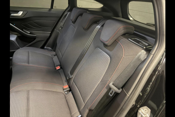 Ford FOCUS Wagon 1.0 EcoBoost Hybrid ST Line X Business NAVI/CAM/DAB/CARPLAY/ECC/PDC/CRUISE///