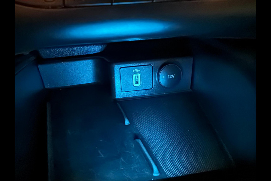 Ford FOCUS Wagon 1.0 EcoBoost Hybrid ST Line X Business NAVI/CAM/DAB/CARPLAY/ECC/PDC/CRUISE///