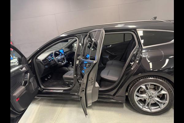 Ford FOCUS Wagon 1.0 EcoBoost Hybrid ST Line X Business NAVI/CAM/DAB/CARPLAY/ECC/PDC/CRUISE///