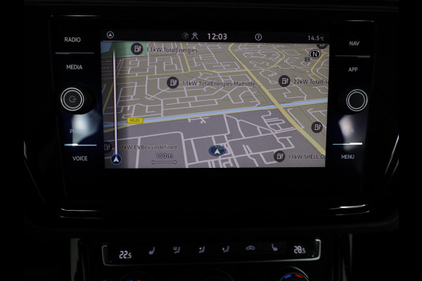 Volkswagen Touran 1.5 TSI Highline 7p 150pk DSG| Pano.dak| Digital display| 18'LM-velgen| Camera