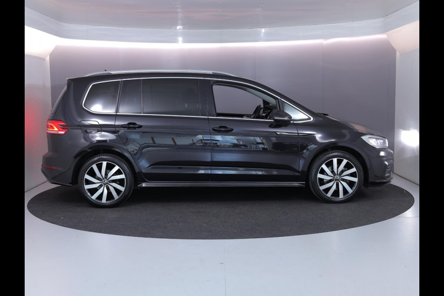 Volkswagen Touran 1.5 TSI Highline 7p 150pk DSG| Pano.dak| Digital display| 18'LM-velgen| Camera