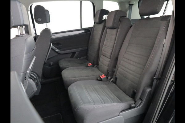 Volkswagen Touran 1.5 TSI Highline 7p 150pk DSG| Pano.dak| Digital display| 18'LM-velgen| Camera