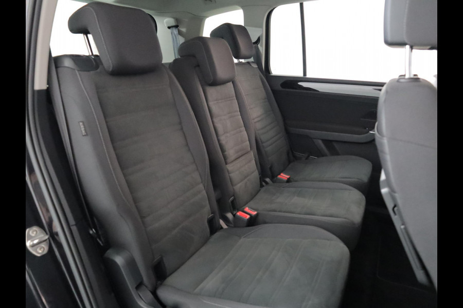 Volkswagen Touran 1.5 TSI Highline 7p 150pk DSG| Pano.dak| Digital display| 18'LM-velgen| Camera