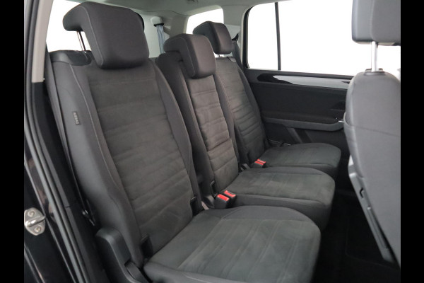 Volkswagen Touran 1.5 TSI Highline 7p 150pk DSG| Pano.dak| Digital display| 18'LM-velgen| Camera