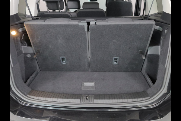 Volkswagen Touran 1.5 TSI Highline 7p 150pk DSG| Pano.dak| Digital display| 18'LM-velgen| Camera