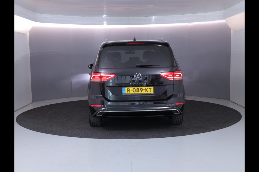 Volkswagen Touran 1.5 TSI Highline 7p 150pk DSG| Pano.dak| Digital display| 18'LM-velgen| Camera