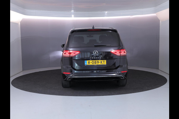 Volkswagen Touran 1.5 TSI Highline 7p 150pk DSG| Pano.dak| Digital display| 18'LM-velgen| Camera
