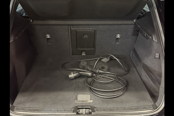 Volvo XC40 1.5 T5 Recharge R-Design Expression | Apple Carplay | Navi | Lane assist