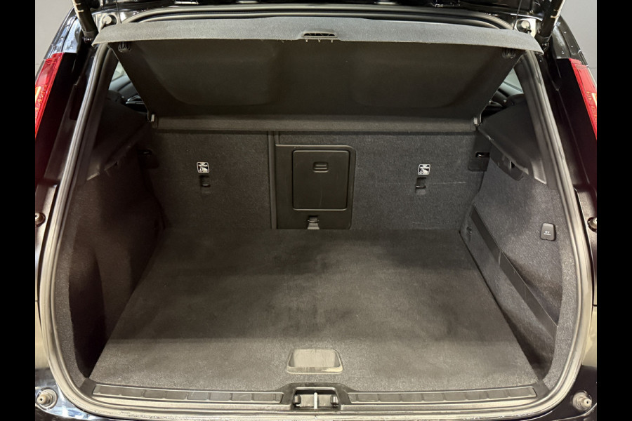 Volvo XC40 1.5 T5 Recharge R-Design Expression | Apple Carplay | Navi | Lane assist