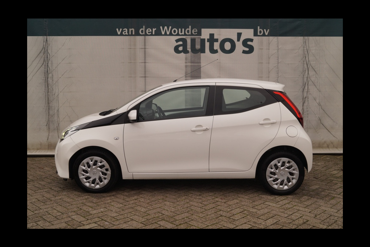 Toyota Aygo 1.0 VVT-i X-Play Automaat -AIRCO-LED-CAM-CARPLAY-