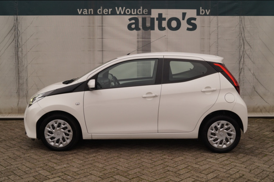 Toyota Aygo 1.0 VVT-i X-Play Automaat -AIRCO-LED-CAM-CARPLAY-