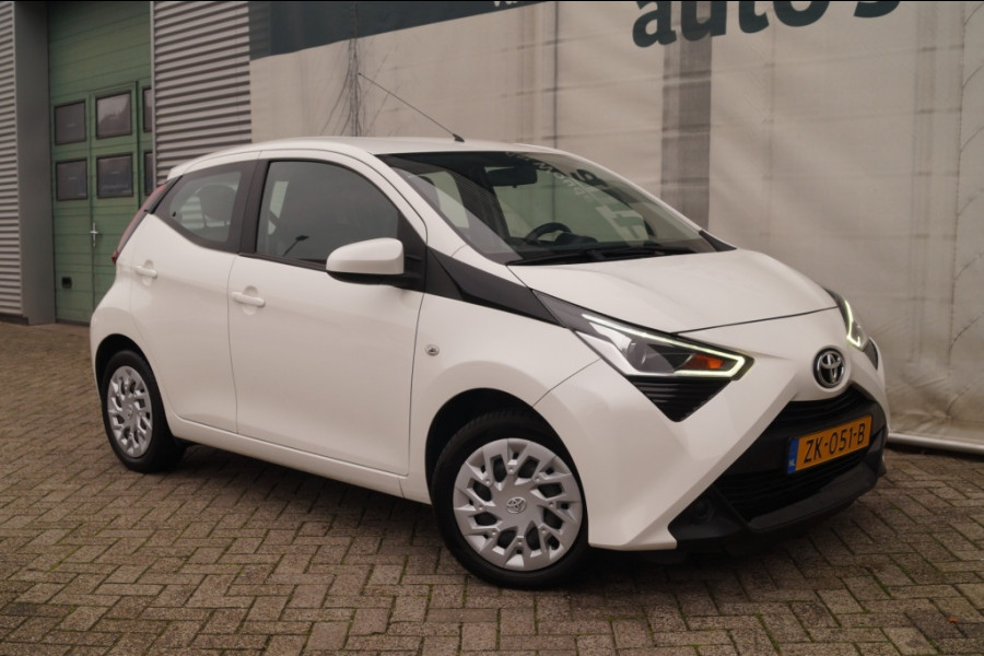 Toyota Aygo 1.0 VVT-i X-Play Automaat -AIRCO-LED-CAM-CARPLAY-