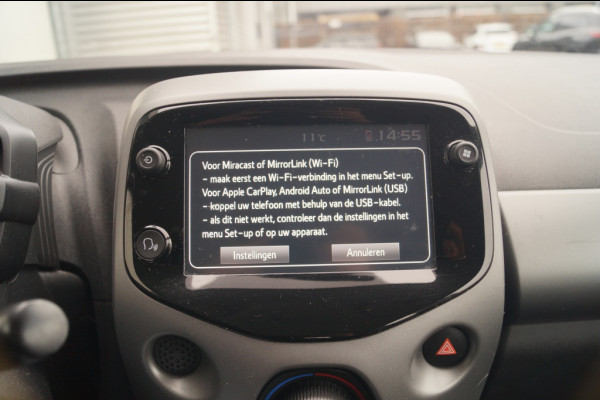 Toyota Aygo 1.0 VVT-i X-Play Automaat -AIRCO-LED-CAM-CARPLAY-