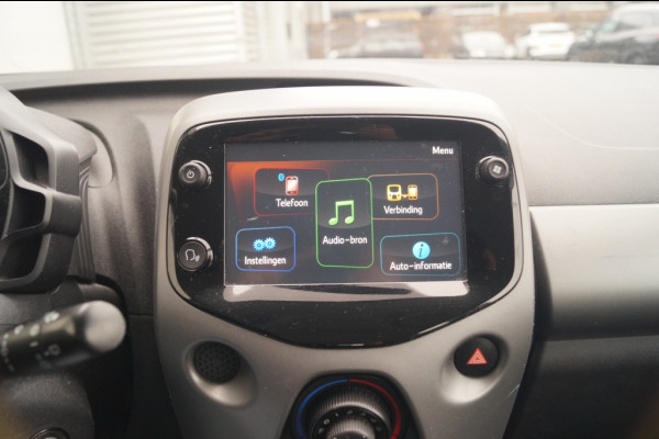 Toyota Aygo 1.0 VVT-i X-Play Automaat -AIRCO-LED-CAM-CARPLAY-