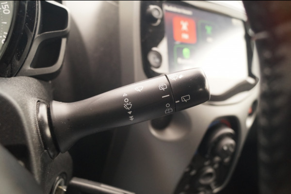 Toyota Aygo 1.0 VVT-i X-Play Automaat -AIRCO-LED-CAM-CARPLAY-