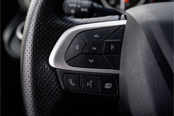 Iveco Daily 35S16V L2H2 | Automaat | Air-Pro Editie | Luchtvering | LED | Camera | Navi | PDC | 3.5T Trekgewicht | Oprijplaat | Cruise | Eur