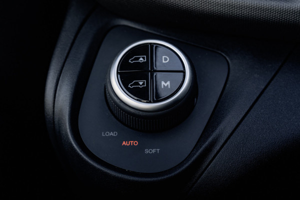 Iveco Daily 35S16V L2H2 | Automaat | Air-Pro Editie | Luchtvering | LED | Camera | Navi | PDC | 3.5T Trekgewicht | Oprijplaat | Cruise | Eur