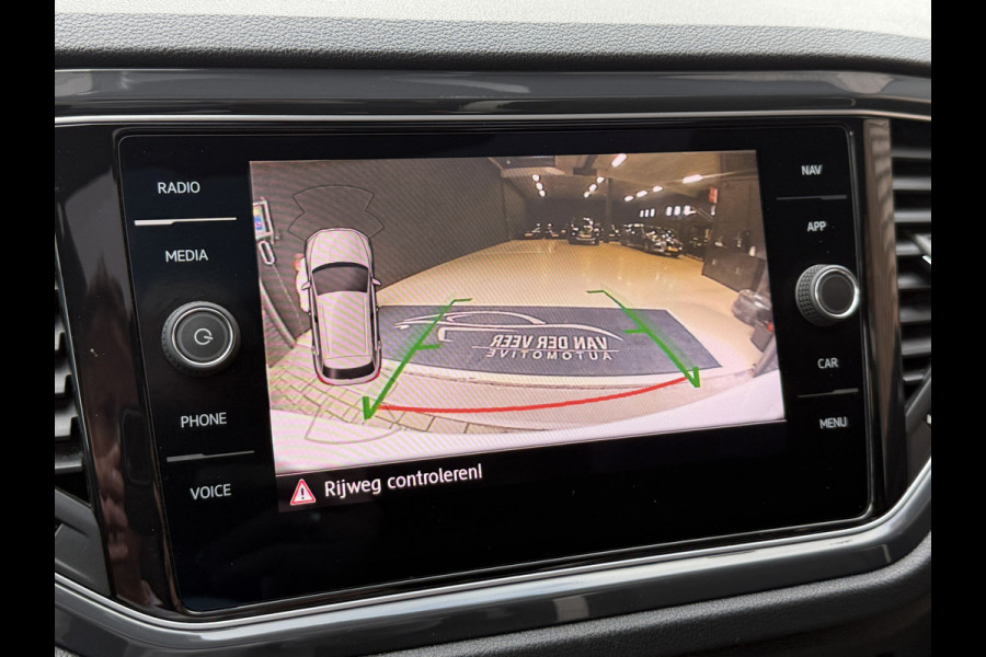 Volkswagen T-Roc 2.0 TSI 4Motion Sport Business R | Pano | R-Line | Stoelverwarming Apple Carplay | Elektrische kofferklep