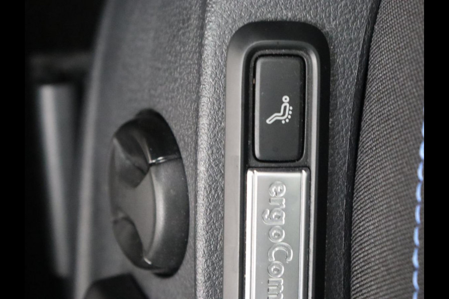 Volkswagen Passat 1.4 TSI PHEV GTE | Head-Up | Stoelverwarming | Trekhaak | Massage | Keyless | Standkachel | Camera | Matrix LED | Carplay | Adaptive cruise | Side Assist | Navigatie | Virtual Cockpit | Plug In